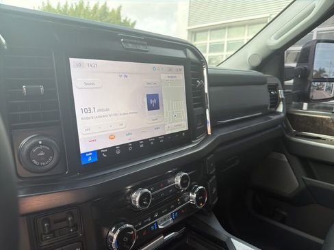 Used 2025 Ford F250 Lariat w/ Lariat Ultimate Package image 12