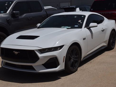 Used 2024 Ford Mustang GT RWD image 2