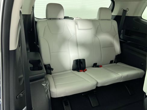 Certified 2024 Kia Telluride EX w/ EX Captain's Chair Package FWD image 27