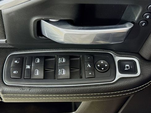 Used 2019 RAM 2500 Laramie w/ Night Edition image 19