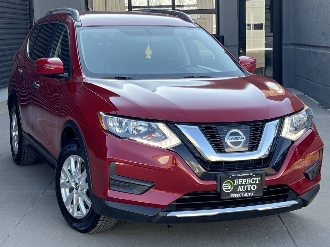 Used 2017 Nissan Rogue SV FWD image 5
