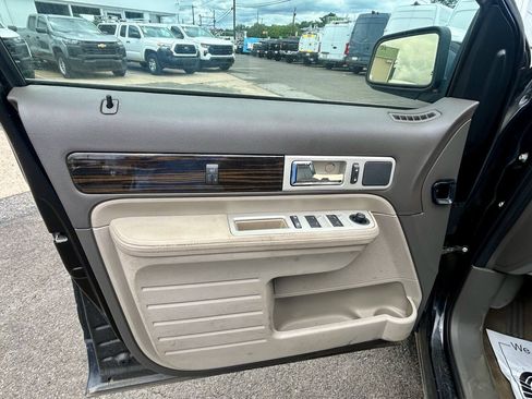 Used 2008 Lincoln MKX AWD image 10