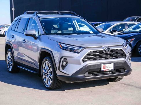 Certified 2022 Toyota RAV4 XLE Premium FWD image 3
