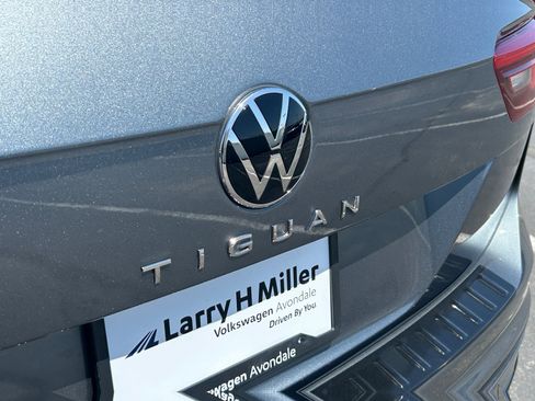 Used 2023 Volkswagen Tiguan SE R-Line image 23