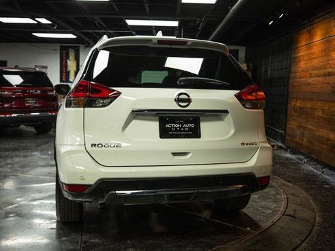Used 2019 Nissan Rogue SV image 6