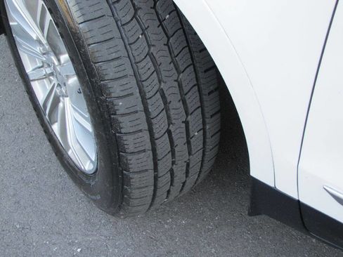 Used 2017 Cadillac XT5 Luxury image 34