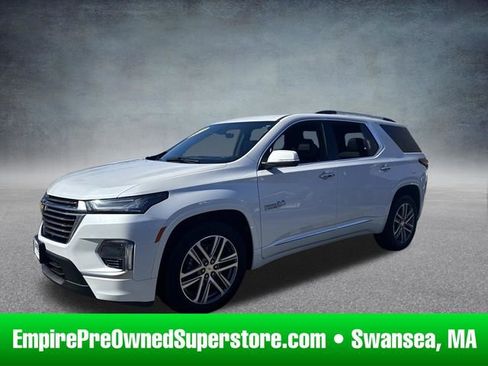 Used 2023 Chevrolet Traverse High Country image 1