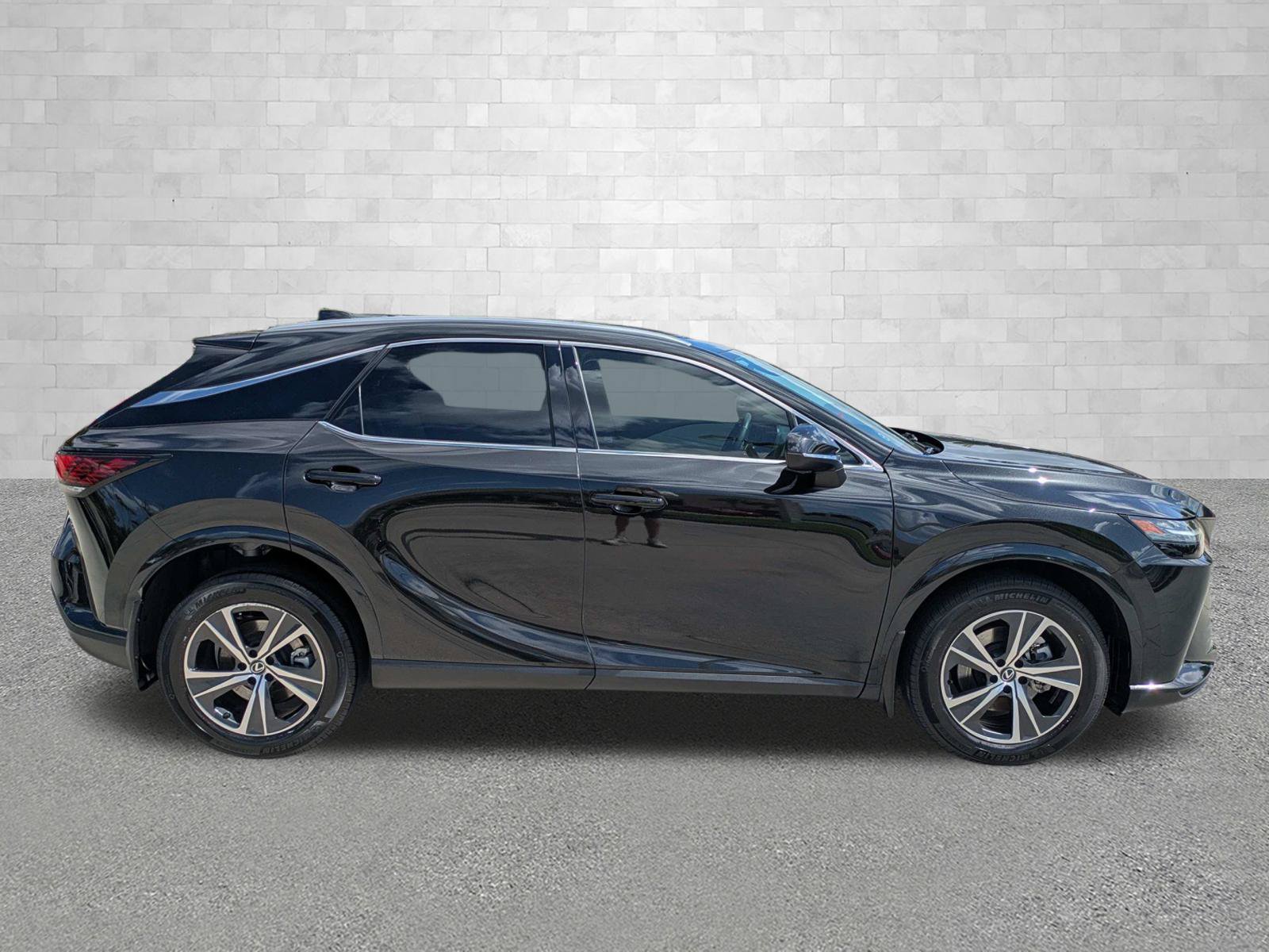 Used 2023 Lexus RX 350 Premium w/ Cold Area Package FWD image 3