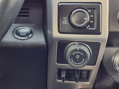 Used 2019 Ford F150 Platinum w/ Equipment Group 701A Luxury image 16