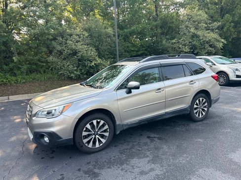 Used 2017 Subaru Outback 2.5i Limited AWD/4WD image 10