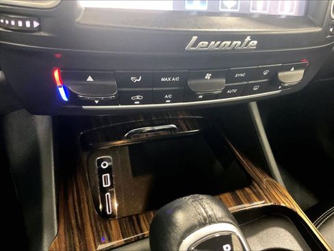 Used 2018 Maserati Levante GranLusso image 26