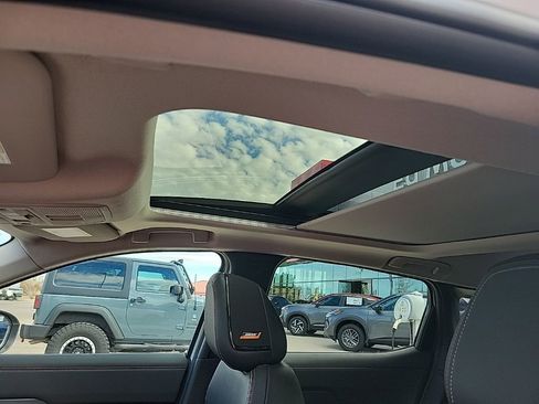 New 2026 Nissan Kicks SR w/ SR Premium Package image 33