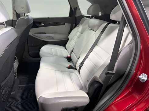Used 2019 Kia Sorento SX w/ SX Touring Package FWD image 34