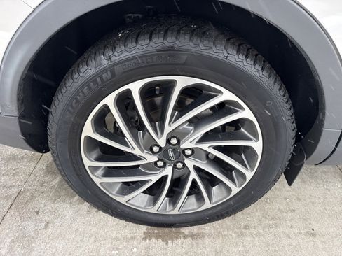 Used 2020 Lincoln Nautilus Reserve w/ Equipment Group 201A image 18