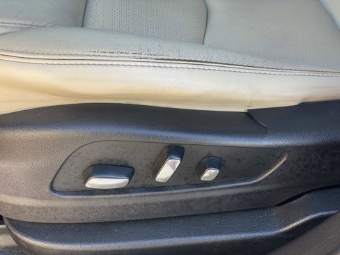 Used 2018 Cadillac XT5 Luxury w/ Driver Awareness Package image 19