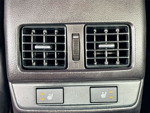 Used 2017 Subaru Legacy 3.6R Limited image 29