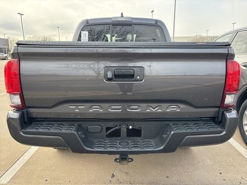 Used 2022 Toyota Tacoma SR w/ SR Convenience Package image 5