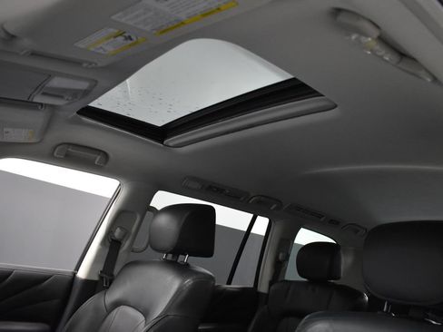 Used 2017 INFINITI QX80 4WD w/ Deluxe Technology Package image 18