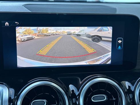 Certified 2026 Mercedes-Benz GLB 250 4MATIC image 21