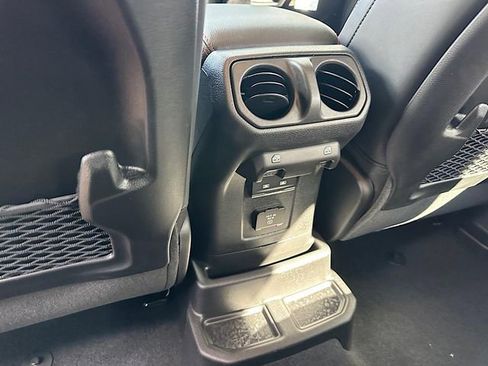 New 2026 Jeep Wrangler Unlimited Rubicon image 21