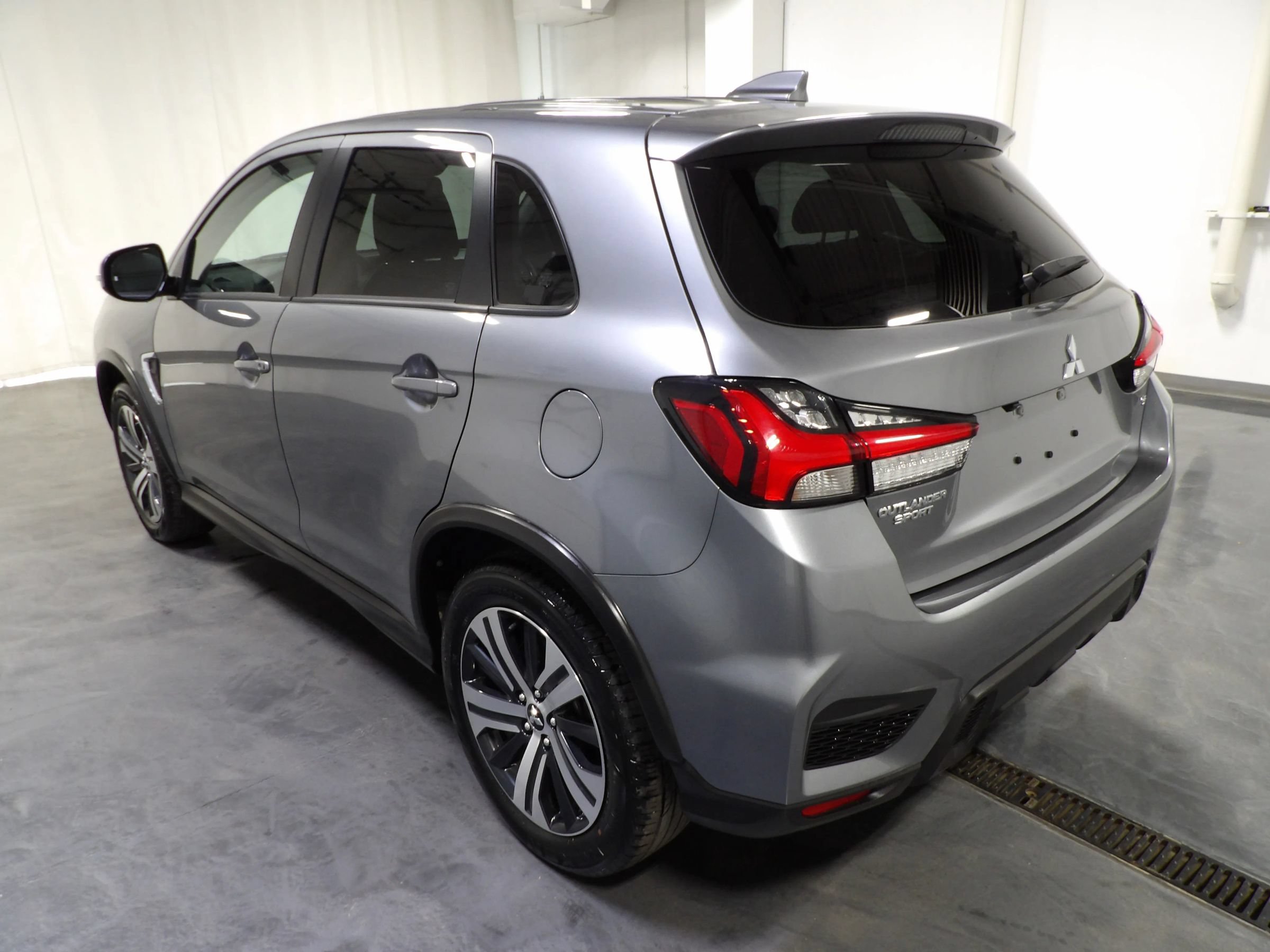 Used 2025 Mitsubishi Outlander Sport ES AWD/4WD image 6