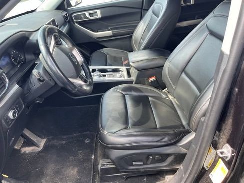 Used 2022 Ford Explorer XLT AWD/4WD image 9