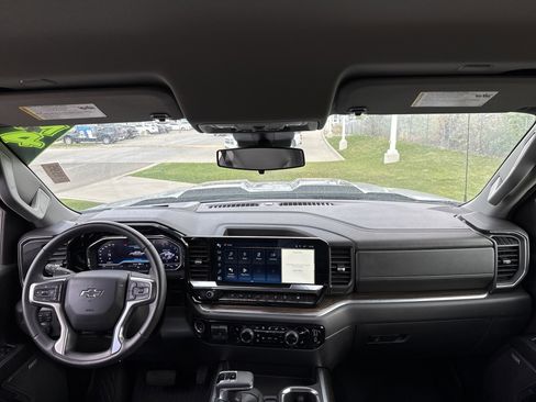 Used 2024 Chevrolet Silverado 1500 LT Trail Boss w/ Convenience Package II AWD/4WD image 23