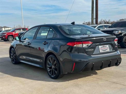 Used 2024 Toyota Corolla SE image 5