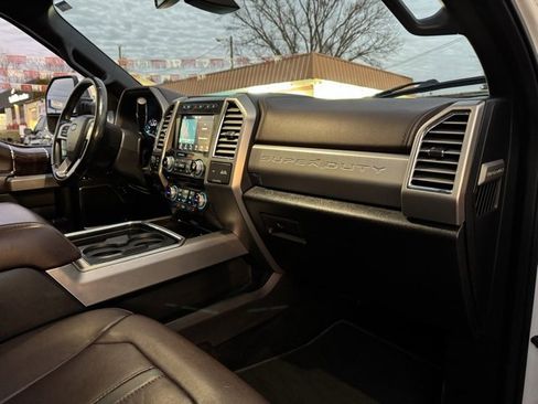 Used 2017 Ford F250 Platinum w/ Platinum Ultimate Package image 15