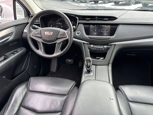 Used 2018 Cadillac XT5 Luxury w/ LPO, Black Ice Package image 29
