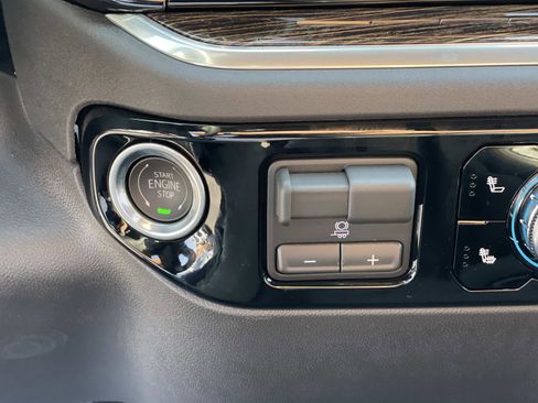 New 2026 GMC Sierra 1500 Elevation image 18