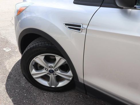Used 2015 Ford Escape SE FWD image 3