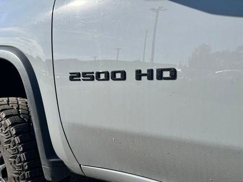 Used 2025 Chevrolet Silverado 2500 ZR2 w/ Technology Package AWD/4WD image 13