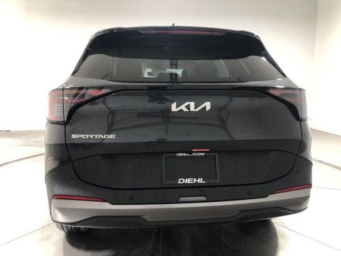 New 2026 Kia Sportage LX FWD image 6