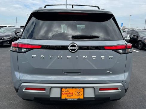 Used 2024 Nissan Pathfinder SL image 4