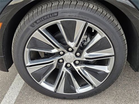 New 2025 Cadillac Lyriq Luxury image 9