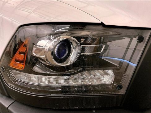 Used 2019 RAM 1500 Classic Warlock image 27