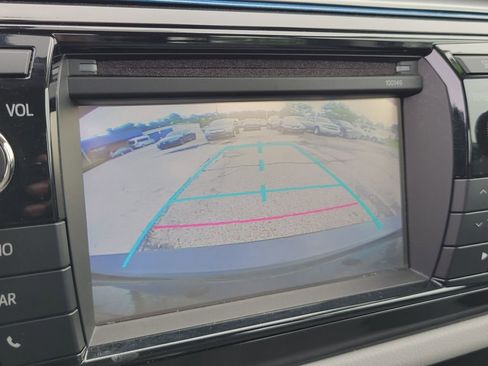 Used 2015 Toyota Corolla LE FWD image 25