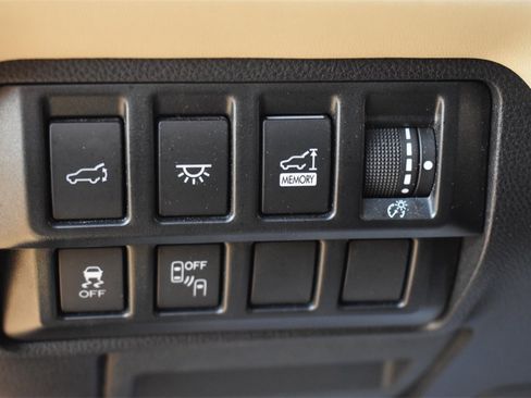 Used 2020 Subaru Ascent Limited w/ Technology Package image 30