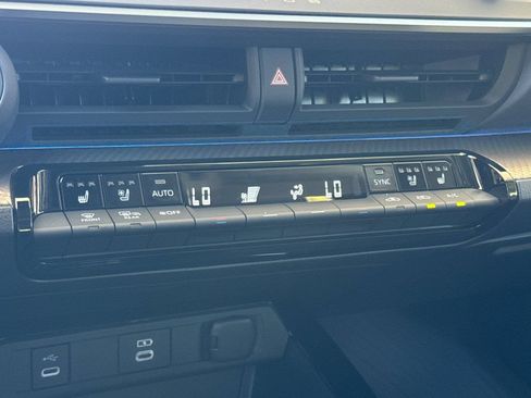 New 2027 Toyota Prius Limited FWD image 24