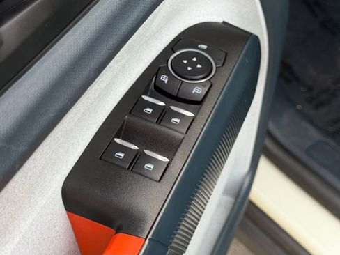 Certified 2024 Ford Maverick XLT image 15