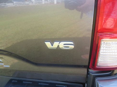 Used 2016 Toyota Tacoma TRD Sport w/ Towing Package image 10