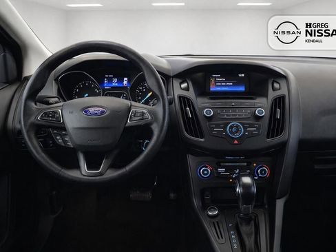 Used 2017 Ford Focus SE FWD image 9