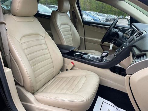 Used 2013 Ford Fusion SE FWD image 13
