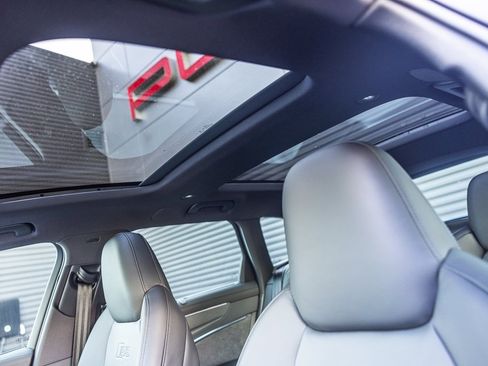 Used 2023 Audi RS 6 w/ Executive Package image 16