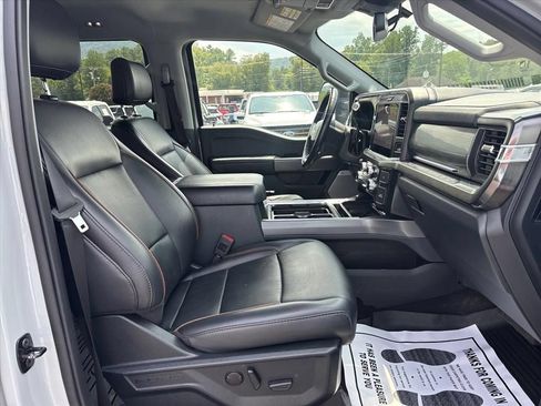 Used 2025 Ford F250 Lariat w/ Black Appearance Package AWD/4WD image 12