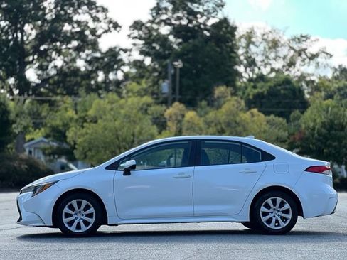 Used 2021 Toyota Corolla LE FWD image 8