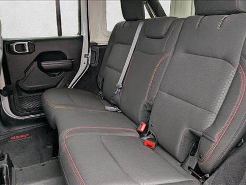 Used 2018 Jeep Wrangler Unlimited Rubicon AWD/4WD image 23