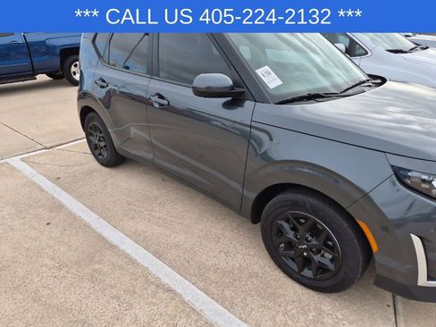Used 2024 Kia Soul LX w/ Option Group 015 FWD image 16
