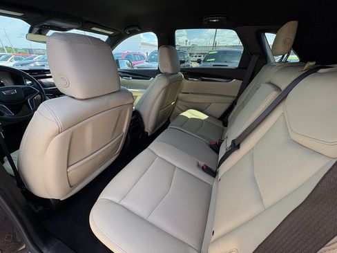 Used 2018 Cadillac XT5 FWD image 23